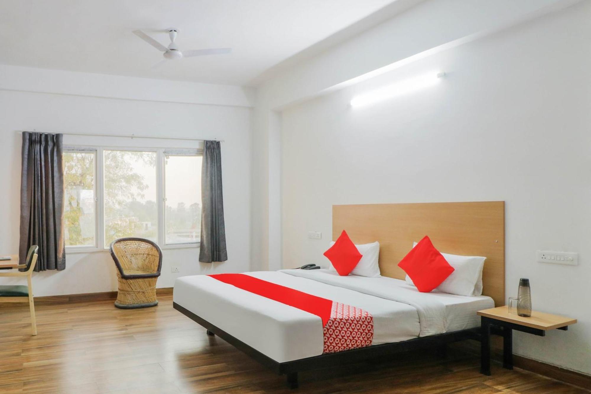 Townhall Bhiwadi Buitenkant foto